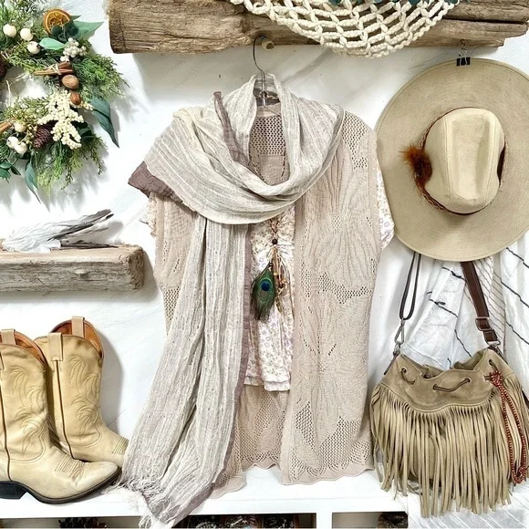 ⭐️Trendy gauze reversible scarf/wrap w prairie/cottage core vibe - Picture 3 of 14